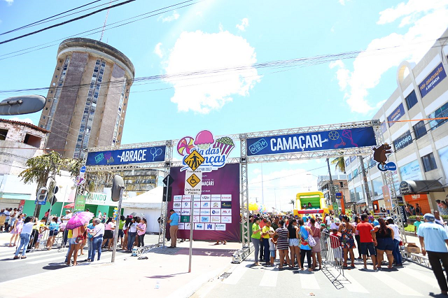 Evento aconteceu na Avenida Luís Eduardo Magalhães, no centro da cidade (Foto: Thiago Canuto)