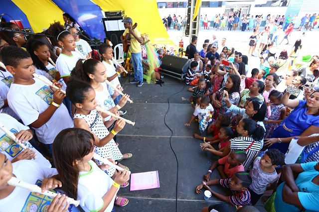Dia das crianças com o Abrace Camaçari (Foto: Thiago Canuto)