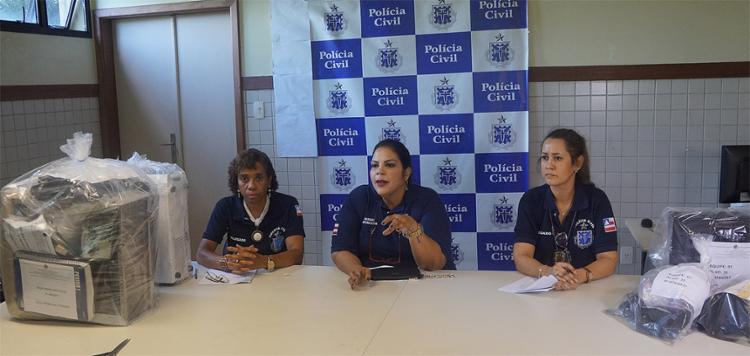 As delegadas Claudenice Mayo, Fernanda Porfírio, ambas do Depom, e Ana Crícia, da Dercca, falaram sobre a operação (Foto: Divulgação l Polícia Civil)