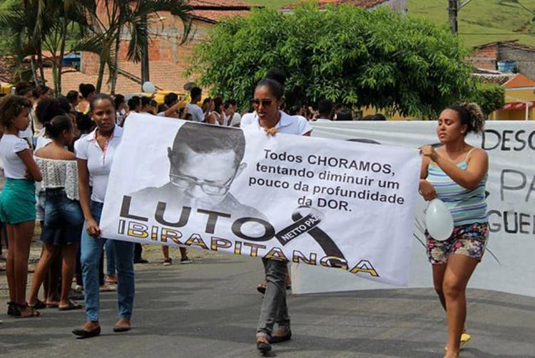 Tristeza tomou conta dos moradores de Ibirapitanga, que se reuniu em protesto pacífico (Foto: Reprodução l Ibira Online)