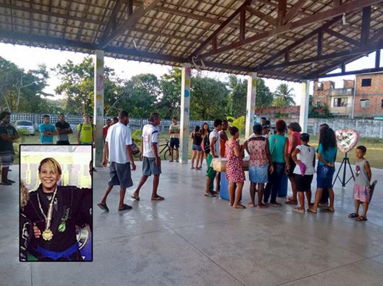 Corpo de Aline foi velado por parentes e amigos na sede da ONG que ela representava (Foto: Reprodução l Instagram e Raul Aguilar l Ag. A TARDE)