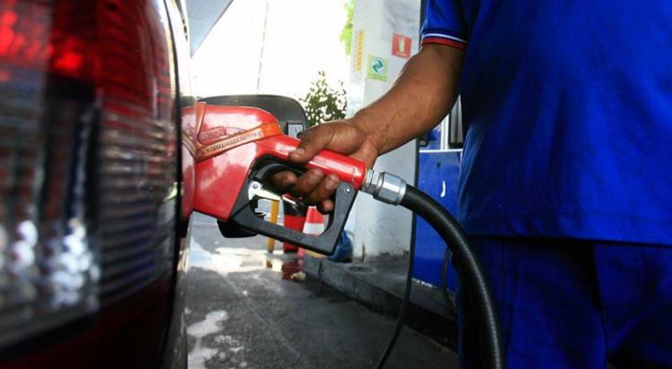 Os preços mínimo e máximo da gasolina na bomba foram, respectivamente, de R$ 3,530 e R$ 4,749 (Foto: Joá Souza | Ag. A TARDE)