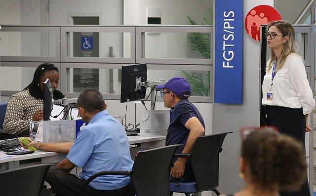 Instituição está preparando os sistemas operacionais para pagamento das cotas do PIS por idade e aposentadoria (Foto: Fabio Rodrigues Pozzebom / Agência Brasil)