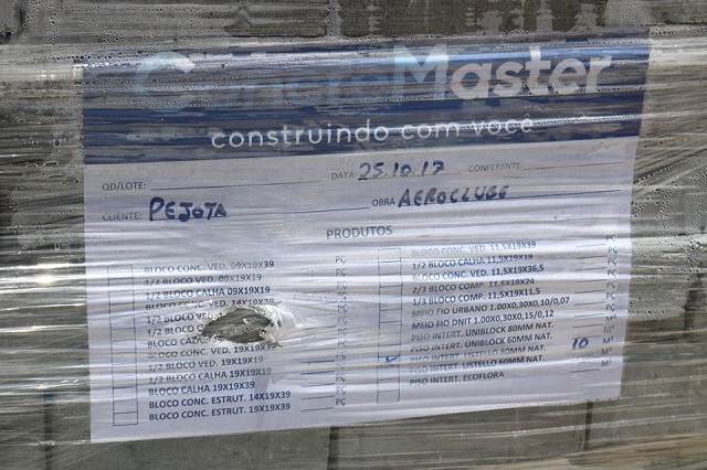 Já grupos de WatsAapp sugerem que o material de obras de Salvador, conforme consta nas etiquetas, vir parar em obras de Camaçari pode representar algo muito pior, como alguma irregularidade Já grupos de WatsAapp sugerem que o material de obras de Salvador, conforme consta nas etiquetas, vir parar em obras de Camaçari pode representar algo muito pior, como alguma irregularidade