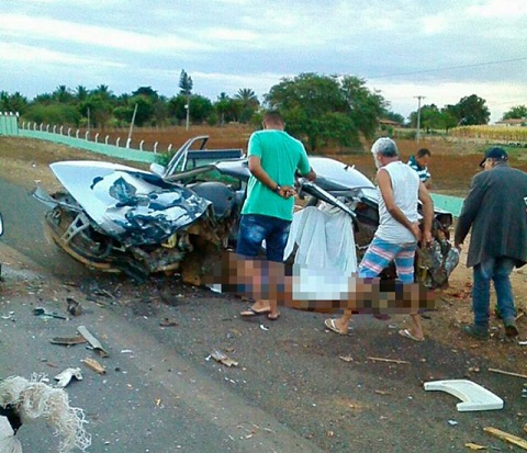 Uma criança de três anos está entre as vítimas fatais (Foto: Luciano Castro | Central Notícia)
