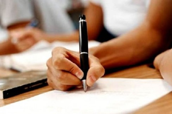 Há oportunidades para os níveis médio, técnico e superior, com salários entre R$ 1 mil e 2,5 mil