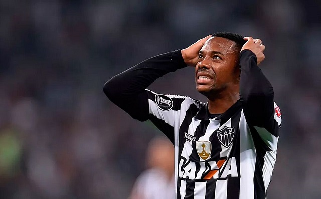 Caso foi na Itália, em 2013, quando ele jogava no Milan, diz denúncia (Foto: Divulgação)