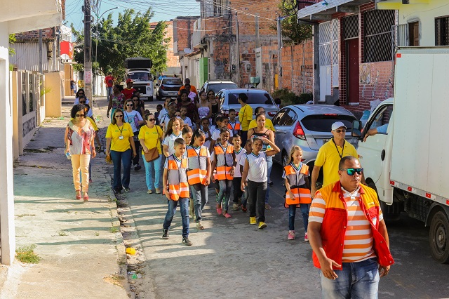 A previsão é mobilizar cerca de 500 pessoas, contando com a participação das escolas Helena e Heleninha, situadas no bairro