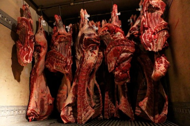 Carnes de boi, porco e ovelha eram transportadas em condições inadequadas (Foto: Divulgação | SSP-BA) Carnes de boi, porco e ovelha eram transportadas em condições inadequadas (Foto: Divulgação | SSP-BA)