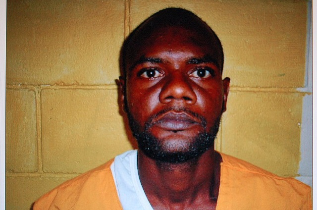 Polícia localizou celulares e drogas na cela de Val Bandeira (Foto: Reprodução/Almiro Lopes)