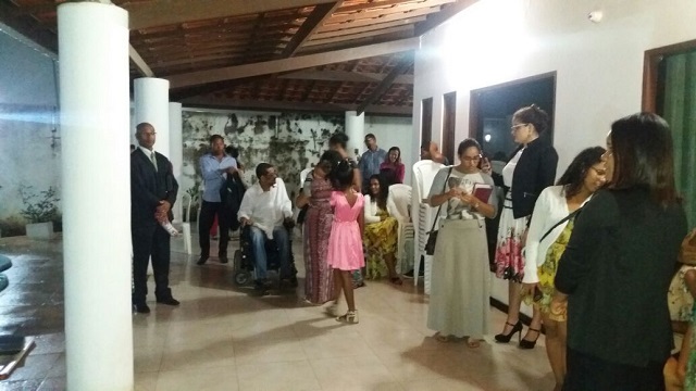 O arremate ficou por conta dos agradecimentos aos 'irmãos' que, pouco se importando com as fortes chuvas, além de Camaçari, vieram de toda parte, como de Lauro de Freitas, Simões Filho, Plataforma e até do Nordeste de Amaralina, em Salvador O arremate ficou por conta dos agradecimentos aos 'irmãos' que, pouco se importando com as fortes chuvas, além de Camaçari, vieram de toda parte, como de Lauro de Freitas, Simões Filho, Plataforma e até do Nordeste de Amaralina, em Salvador