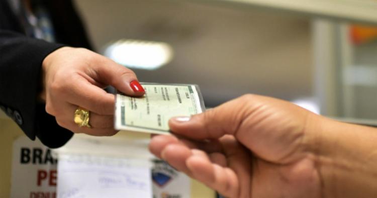 A unidade do SAC Móvel, situada no estacionamento do Shopping Boulevard (Foto: Divulgação)