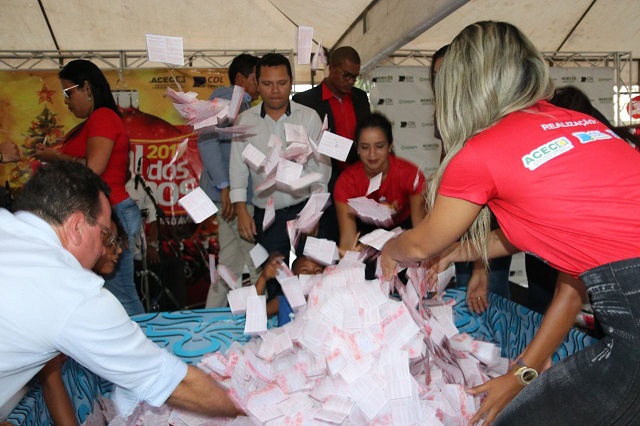 Concorreram todas as pessoas que compraram nas lojas credenciadas à campanha em Camaçari e Dias D´ávila, entre os dias 01 e 30 de dezembro de 2017, e depositaram o cupom nas urnas da campanha