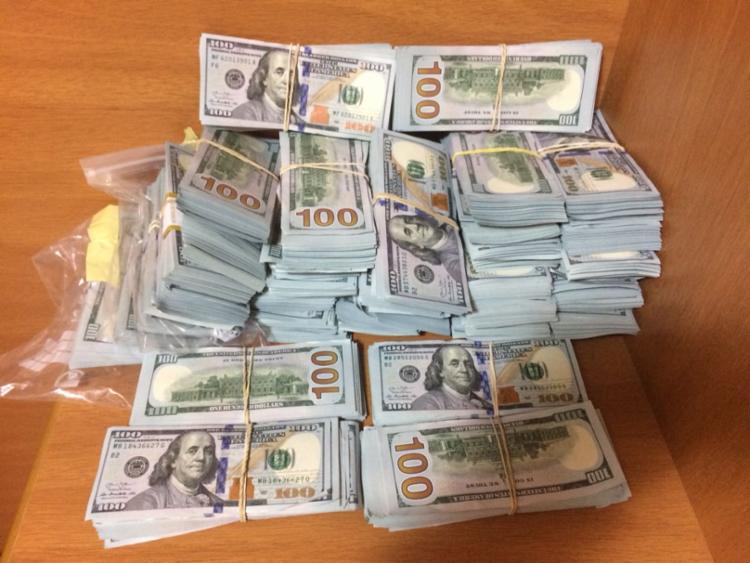 Dinheiro foi encontrado com suspeitos de envolvimento em crime (Foto: Divulgação | SSP-BA)