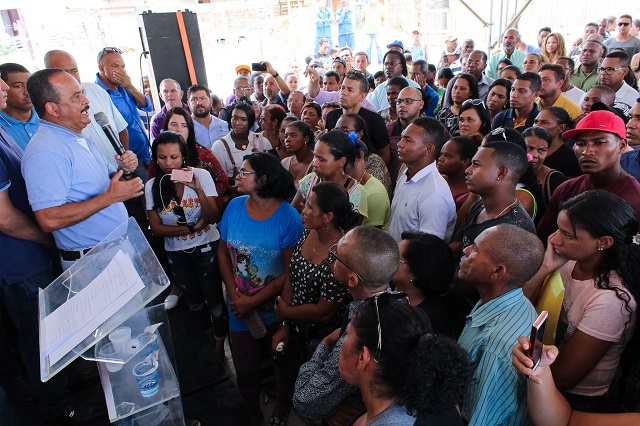 Prefeito Elinaldo Araújo na cerimônia de entrega do Centro de Artes e Esportes Unificados (CEU)