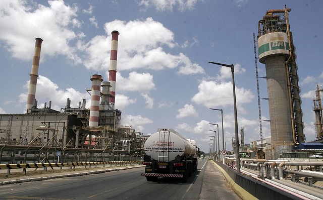 Decisão da Petrobras de fechar Fafen afetará a operação de 15 empresas (Foto: Marina Silva | Arquivo CORREIO)
