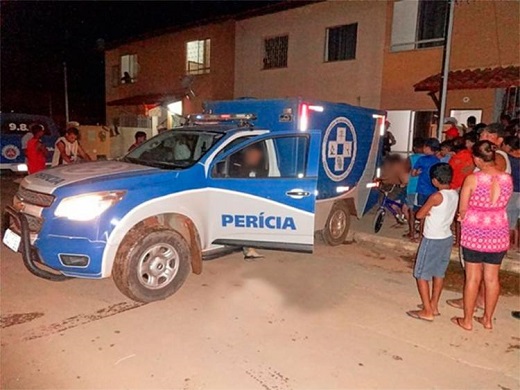 Corpo da vítima foi levado para o Departamento de Polícia Técnica (DPT) de Barreiras (Foto: Reprodução)
