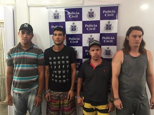 Quarteto foi autuado por porte de moeda falsa e formação de quadrilha (Foto: Divulgação)