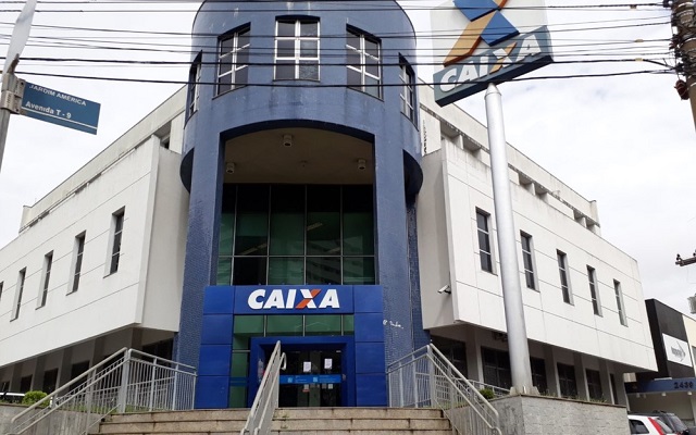 Agência da Caixa Econômica Federal em Goiânia, Goiás (Foto: Paula Resende | G1)
