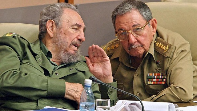 Fidel e Raul Castro estiveram no poder, respectivamente, desde a Revolução Cubana, em 1959 (Foto: Reprodução)