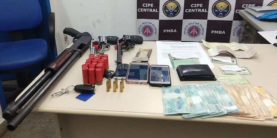 Três foram presos em flagrante e seis conduzidos para Delegacia de Itagibá