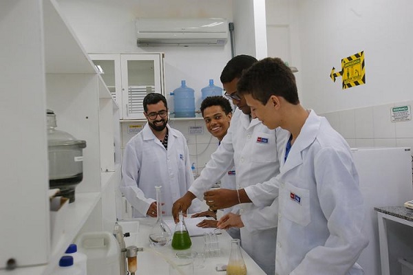 Os jovens de 18 anos fazem parte da Rede Sesi de Educação (Foto: Reprodução)