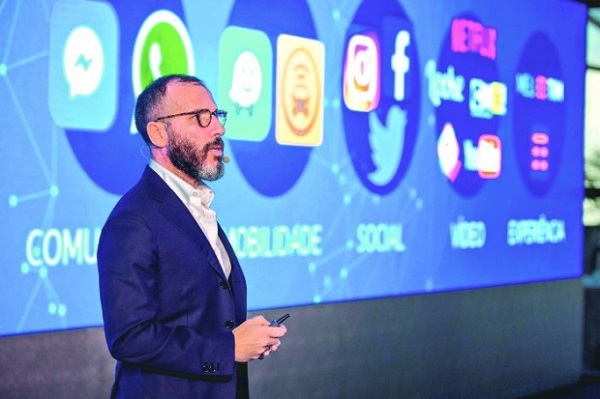 Pietro Labriola disse que o WhatsApp tem o que nenhuma operadora conseguiu com o MMS: rapidez na transmissão (Foto: Reprodução)