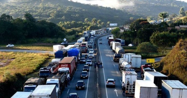 Com a greve dos caminhoneiros, a Petrobras reduziu emergencialmente o preço do diesel em 10% e congelou o valor por 15 dias