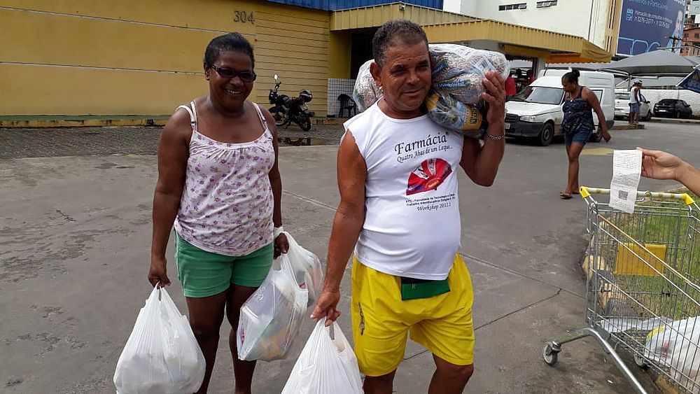 Josias comprou feijão para estocar em casa Foto: Bruno Wendel/CORREIO