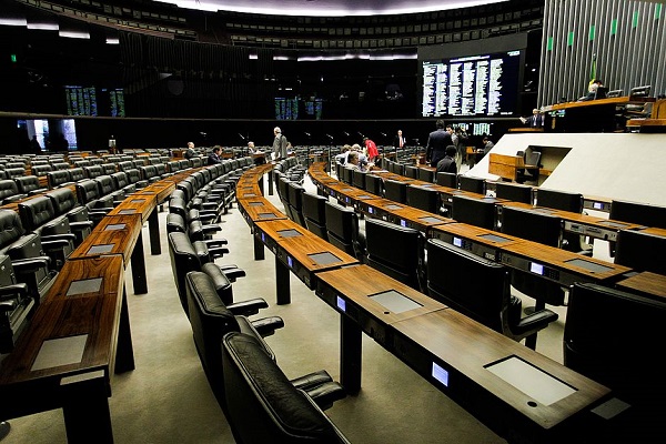 Medidas como a duplicata eletrônica esbarram na resistência ou na lentidão (Foto: Reprodução)
