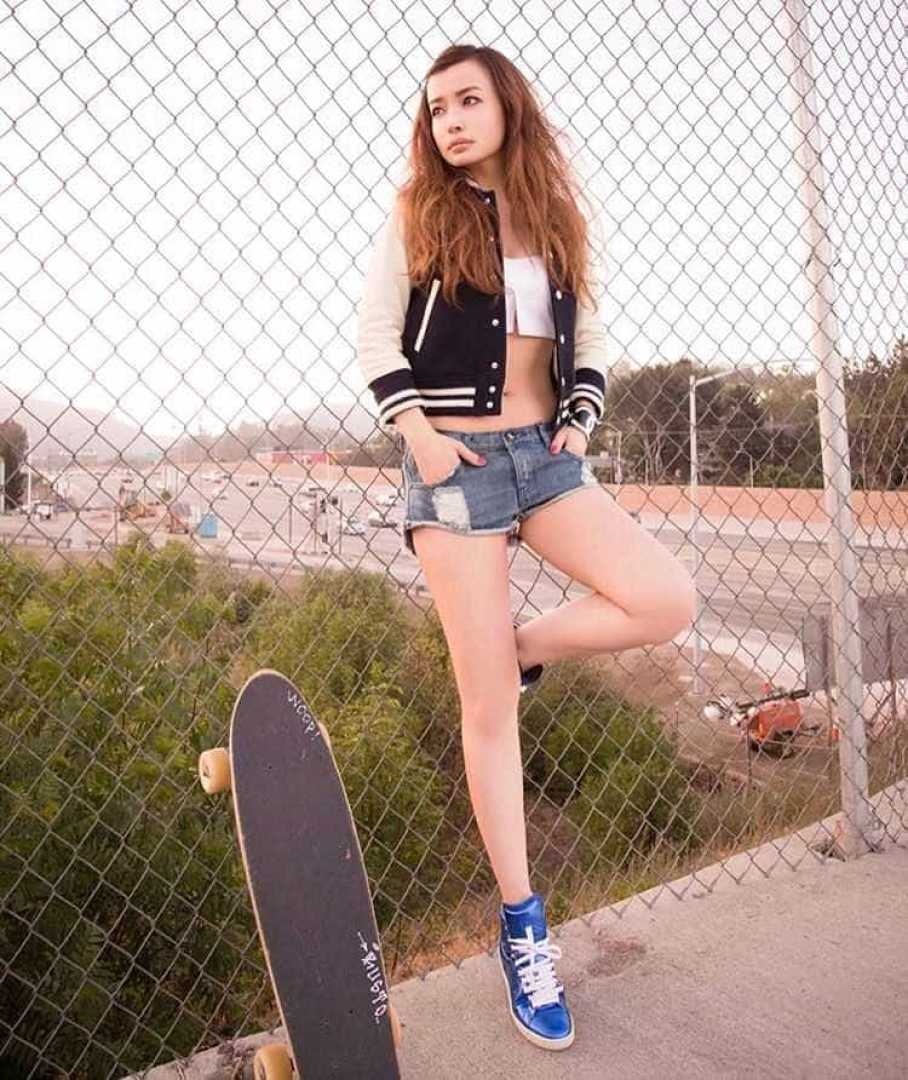 Modelo japonesa a quem a idade não tem deixado marcas (foto Notícia ao Minuto)