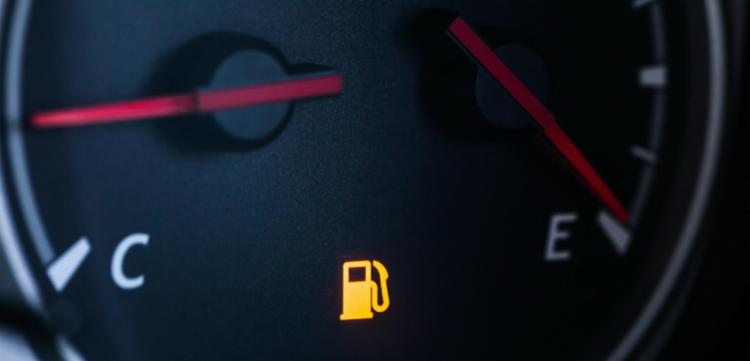 Se a bomba de combustível é danificada, o carro para e você tem risco de ficar na rua.