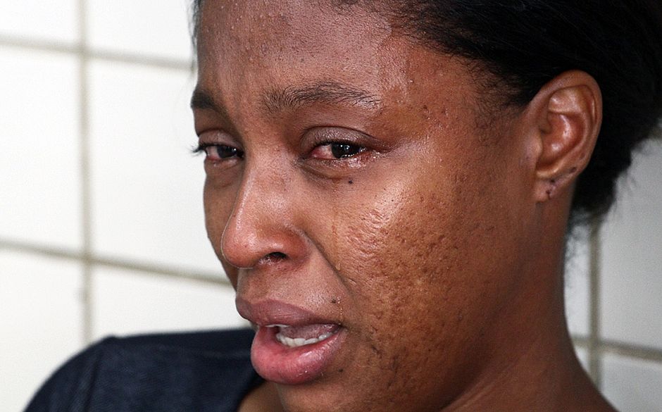 A manicure Michelle dos Santos, mãe da adolescente suspeita de matar o bebê, diz que perdoa a filha (Foto: Mauro Akin Nassor/CORREIO)