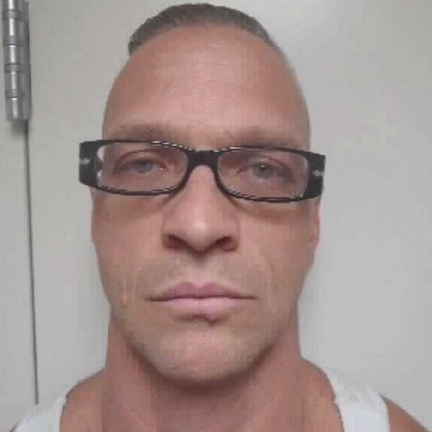 Scott Dozier foi condenado à pena de morte por ter cometido dois homicídios (Foto: Departamento de Execução Penal de Nevada / BBC News Brasil)