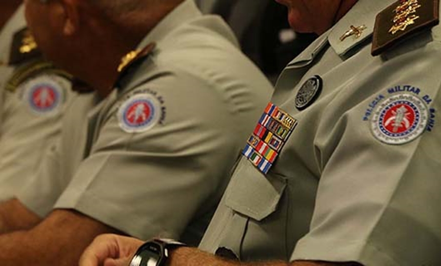 Na manhã desta quinta, a agente foi libertada do Batalhão onde ela estava custodiada, mas foi determinada sua prisão domiciliar.