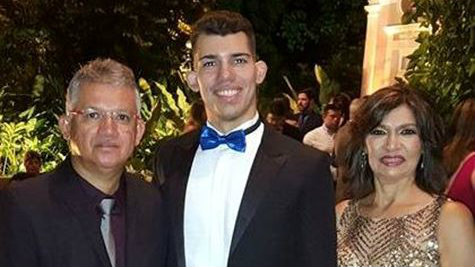 O corpo do médico (ele à esquerda da foto) foi encontrado dentro do poço da casa em que morava com a família em Camaragibe, região metropolitana do Recife