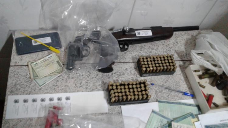 Material apreendido apresentado pela Polícia Federeal