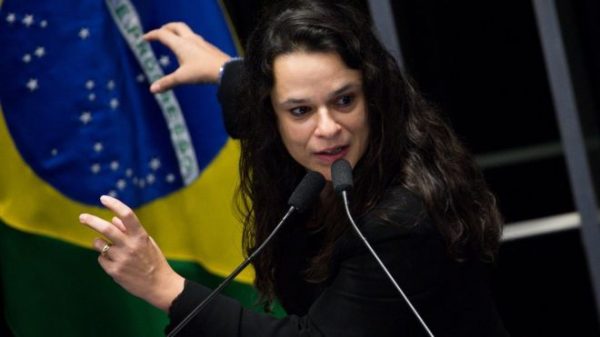 Janaína Paschoal ganhou notoriedade, em 2015, como autora do pedido de impeachment da ex-presidente Dilma Rousseff e pode ser candidata a vice na chapa de Bolsonaro. Foto: Agência Brasil