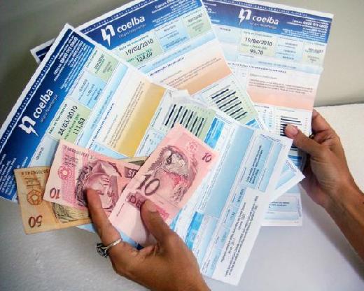 Segundo o MP-BA, além da falta de estabelecimentos para pagamento das contas, em parte dos locais onde é possível fazer a quitação, esta estaria acontecendo apenas por meio de cartão de crédito, não aceitando dinheiro em espécie.