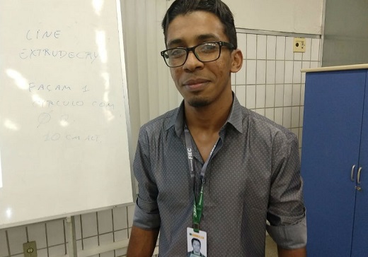 Filho de faxineira, Ciswal Santos, de 31 anos, é de Juazeiro do Norte, no Ceará (Foto: Valéria Alves | TV Verdes Mares)