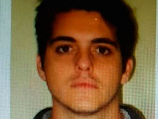Orlando Freire de Assis está sendo procurado pela polícia (Foto: Reprodução)