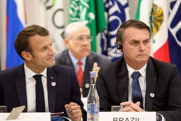 O dinheiro enviado seria usado para enviar aviões de combate a incêndio para a área afetada (Foto: Frederico Mellado | ARG)