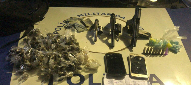 Efetivo da 59ª CIPM fazia patrulhamento a pé, na localidade conhecida como 'Corre Nu', quando encontrou três criminosos (Foto: Divulgação)