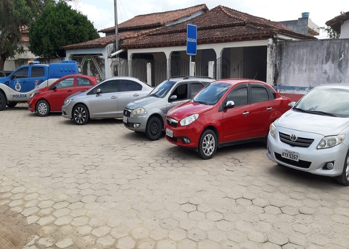 Carros roubados apreendidos pela polícia no interior da Bahia - Foto: Ascom Polícia Civil