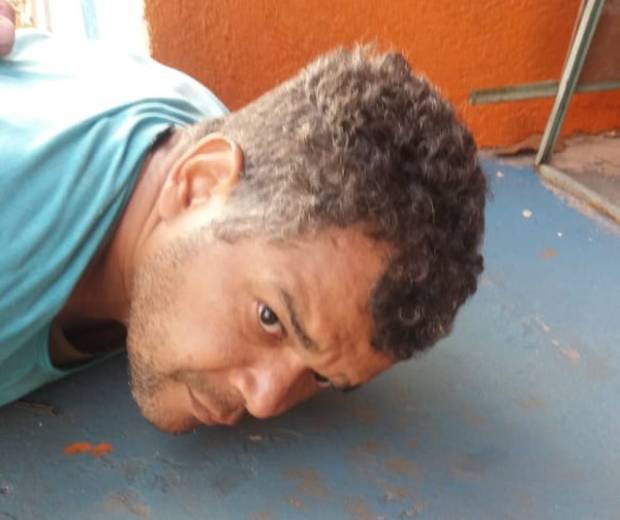 José Maria Pereira estava foragido do sistema aberto de Campo Grande, onde cumpria pena pelos crimes de furto, roubo e estupro