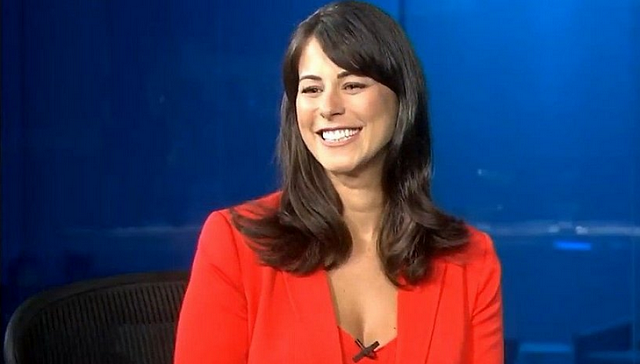 Jéssica Senra apresenta o Jornal Nacional deste sábado (7) (Foto: Reprodução)