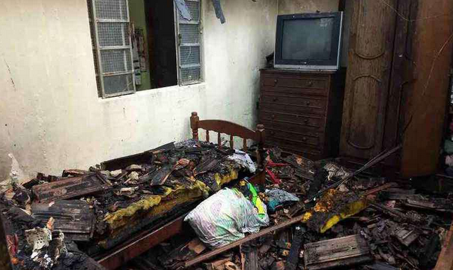 Em maio do ano passado, celular carregando sobre a cama explodiu, incendiou casa e deixou idosos feridos em Belo Horizonte (Foto: Corpo de Bombeiros | Divulgação)