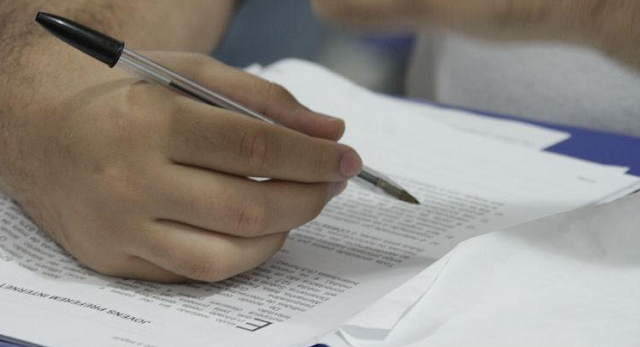 A prova de redação é a única prova subjetiva. As demais quatro provas terão 45 questões de múltipla escolha cada (Foto: Reprodução)