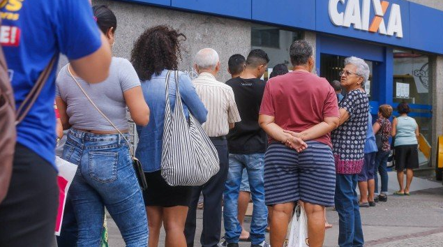 Saque-aniversário, que começará em abril de 2020, exigirá adesão do trabalhador (Foto: Marcelo Régua)