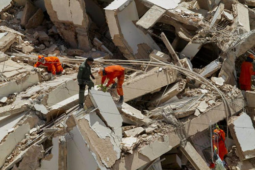Edifício Andrea desabou na manhã da última terça-feira, 15, por volta das 10h30 (Foto: Reprodução)